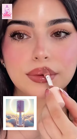 Hydrating Clear Vanilla scented Lip Gloss - DREAM BUBBLE (2nd Lip Gloss from bottom)